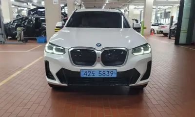 BMW iX3