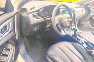 Roewe i5