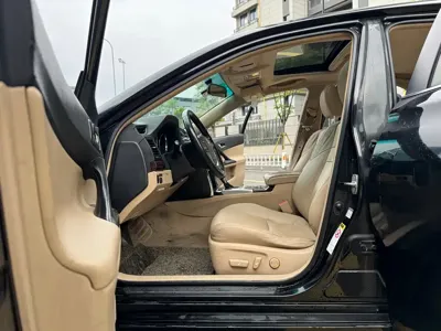 Toyota Reiz