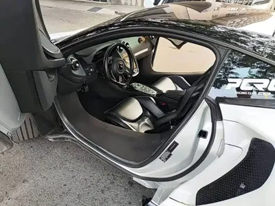 McLaren GT