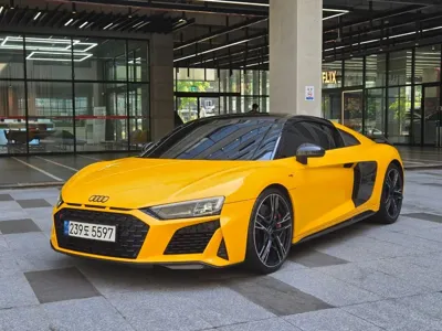 Audi R8