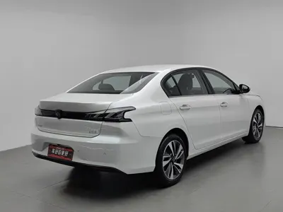 Peugeot 408