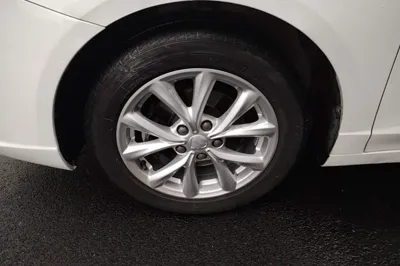 Roewe i5