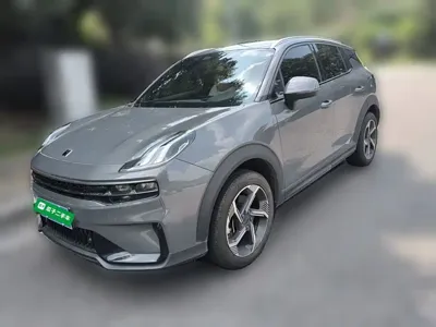 Lynk & Co 06