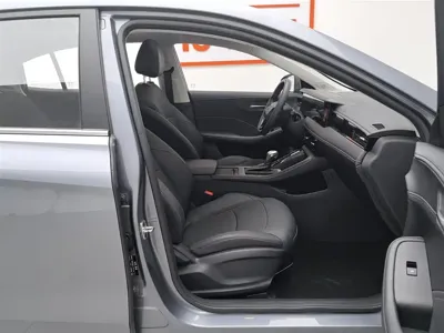 Roewe i5