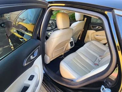 Chrysler 200