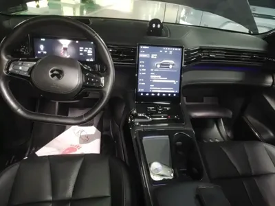 Nio ES8