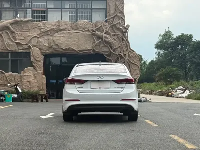 Hyundai Elantra