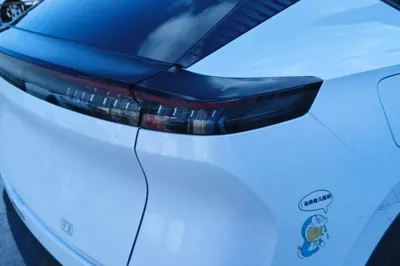 Dongfeng Aeolus SKY EV01