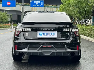 Lynk & Co 03