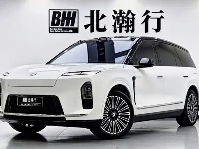 Nio ES8