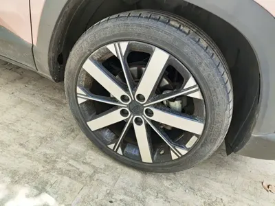 Geely ICON