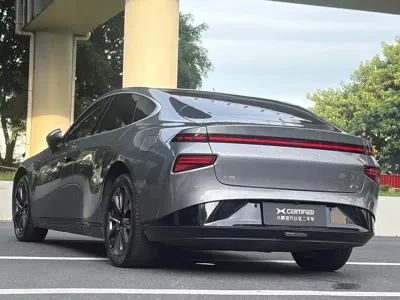 Xpeng P7