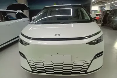 Xpeng X9