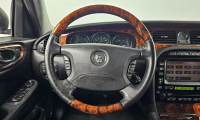 Jaguar XJ-8