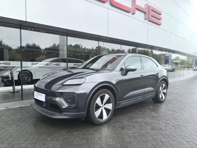 Porsche Macan EV