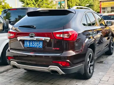 BYD S7