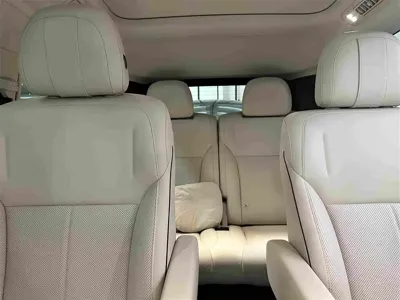 Li Auto 理想i8