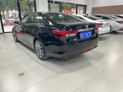 Toyota Reiz