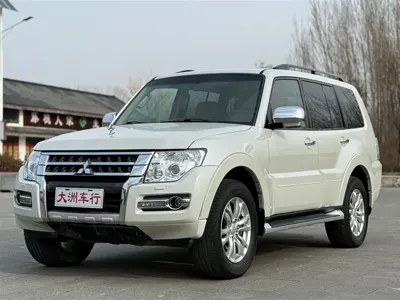 Mitsubishi Pajero (Import)