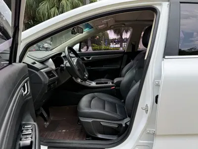 Geely Emgrand GS
