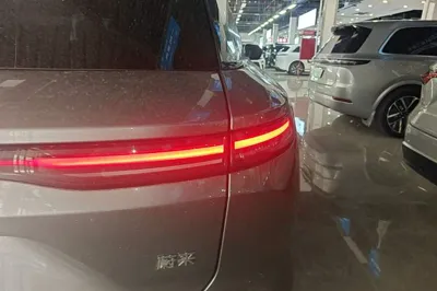 Nio ES8