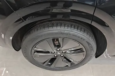 Li Auto L6
