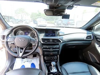 Infiniti QX30