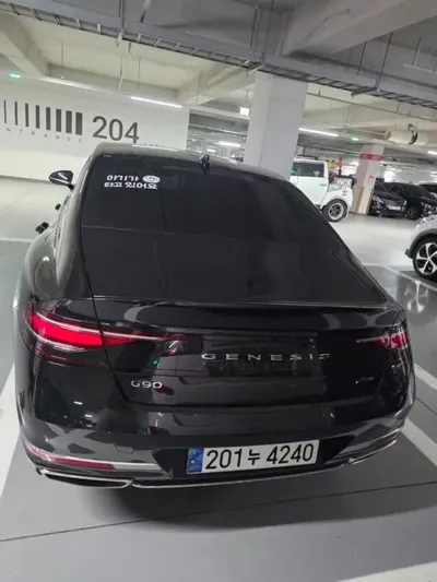 Genesis G90