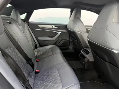 Audi A7L