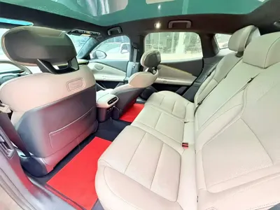 Lynk & Co Z10