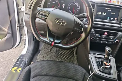 Hyundai Elantra (6th Generation
