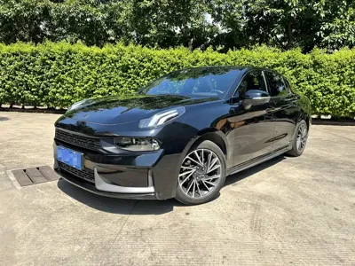 Lynk & Co 03