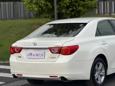 Toyota Reiz