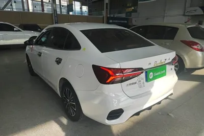 Roewe i5
