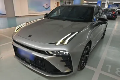 Lynk & Co 03