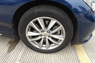 Infiniti Q50L