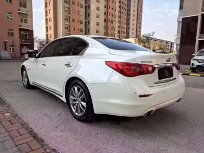 Infiniti Q50L