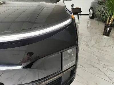 Li Auto Li L8