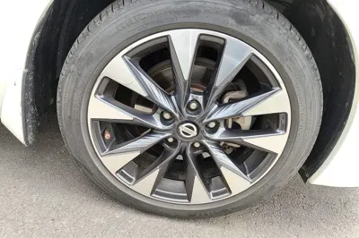 Nissan Lannia