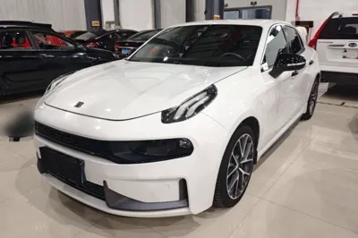 Lynk & Co 03