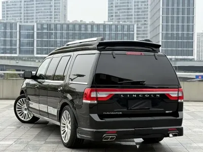 Lincoln Navigator