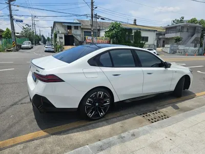 BMW i5