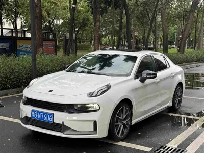 Lynk & Co 03
