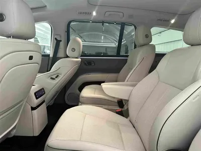 Li Auto 理想i8