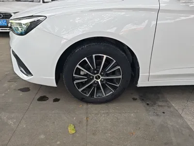 Roewe i5