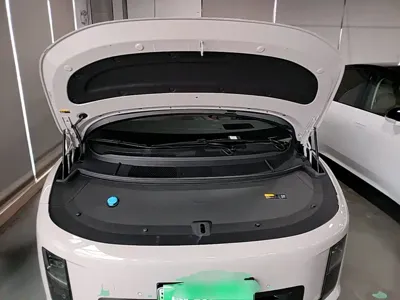 Li Auto 理想i8