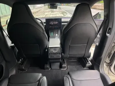 Tesla Model Y L