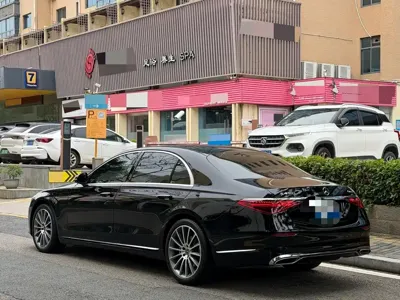 Mercedes-Benz S-Class