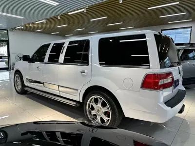 Lincoln Navigator